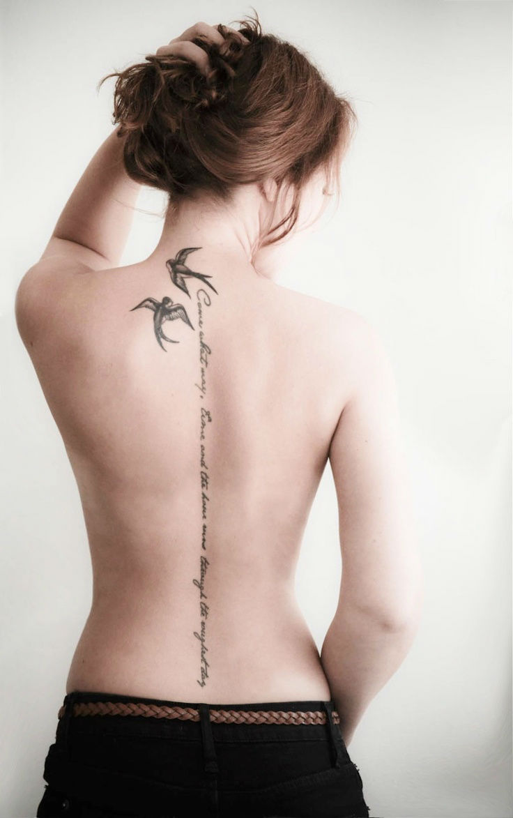 tatuagem feminina nas costas tendências