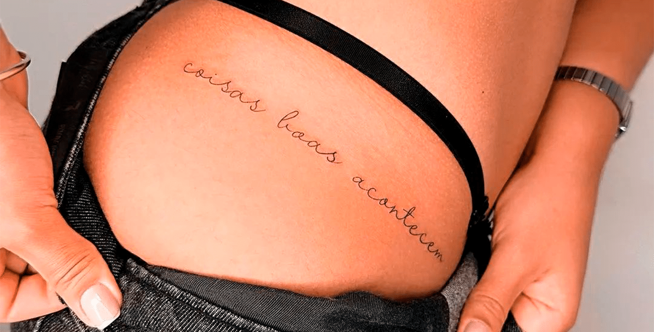tatuagem feminina no bumbum
