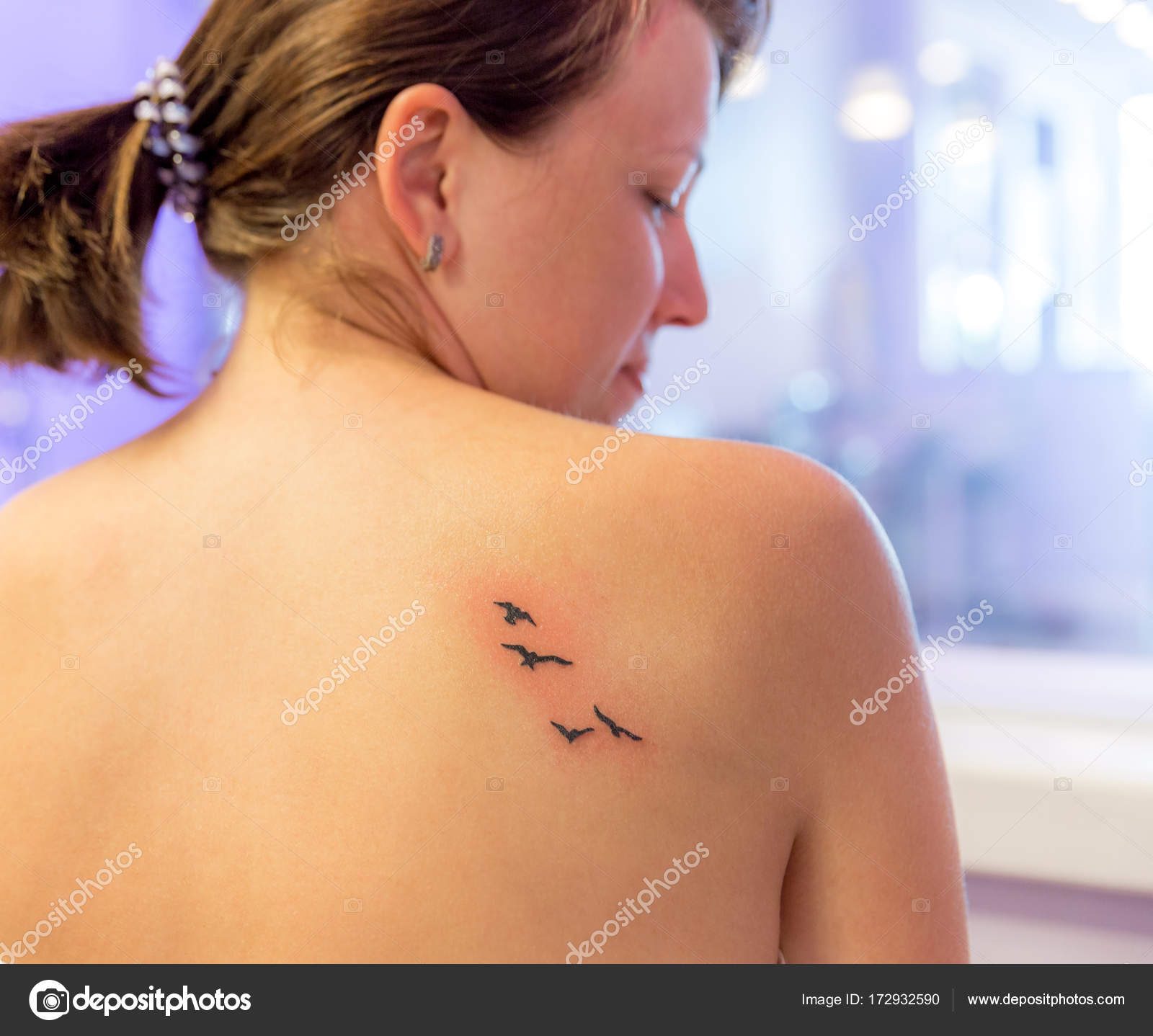 tatuagem de balão flutuando
