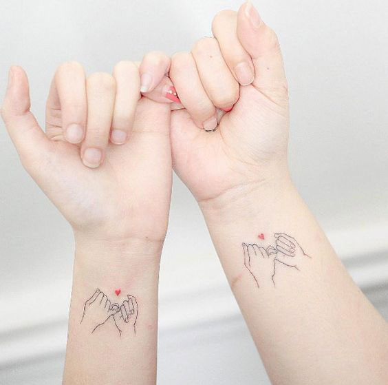 tatuagem leoa minimalista