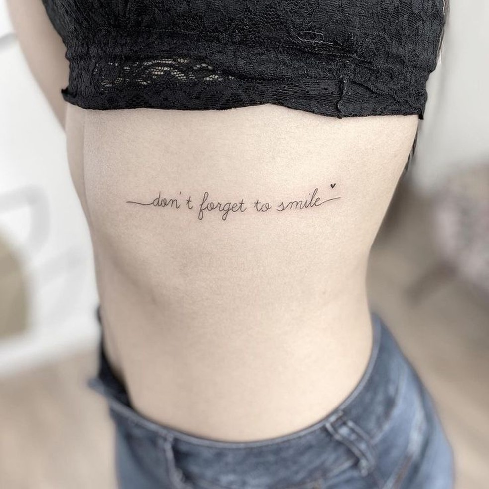 melhores frases para tatuagem na costela feminina