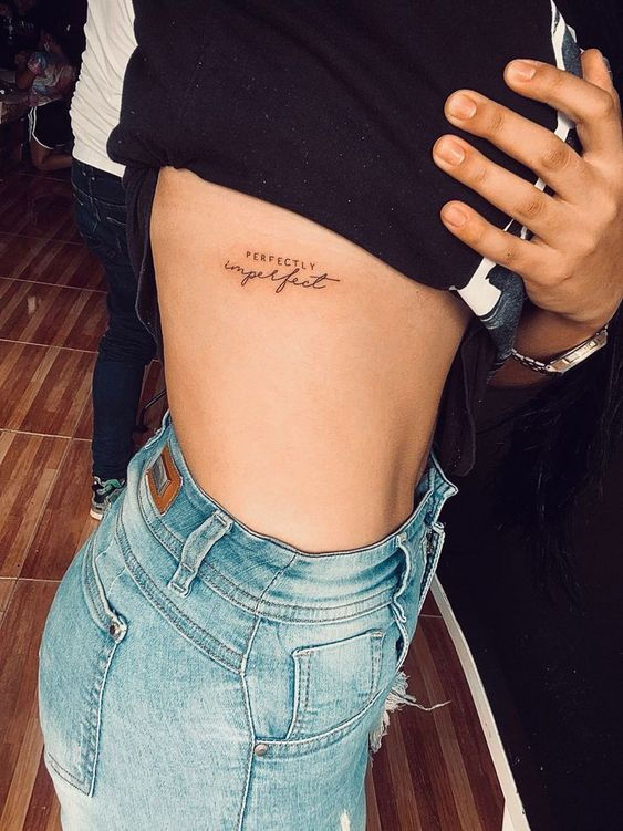 melhores frases para tatuagem na costela feminina
