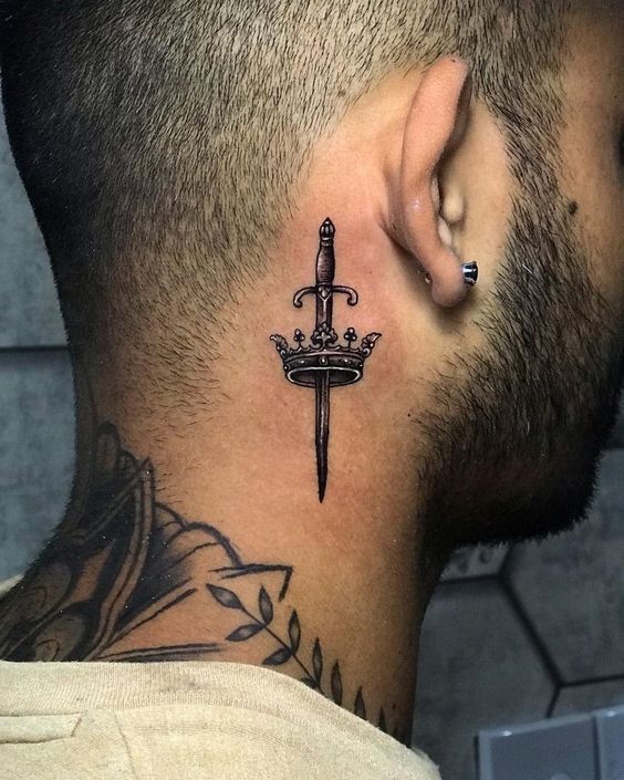 Tatuagem na Frente da Orelha Masculina: Guia Completo de Estilos e Cuidados