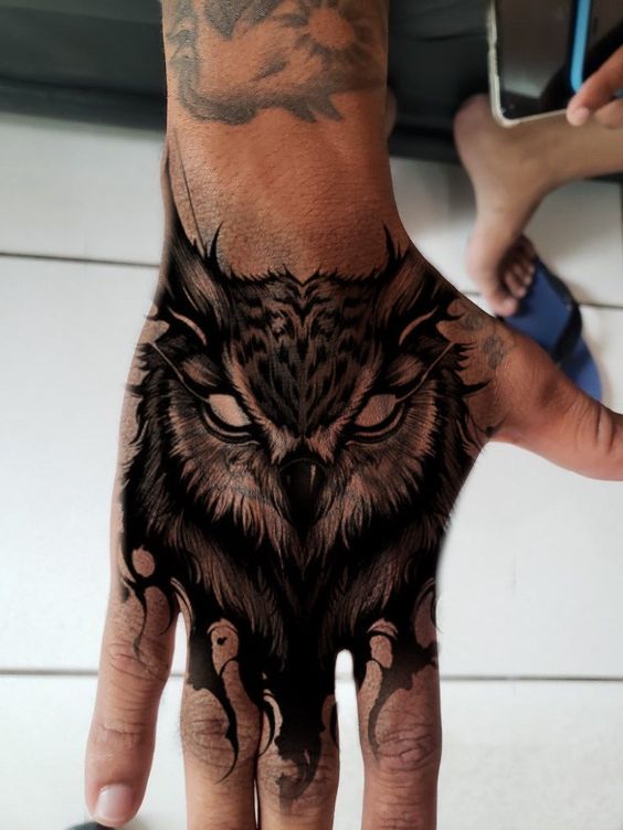 quanto custa uma tatuagem na mão pequena