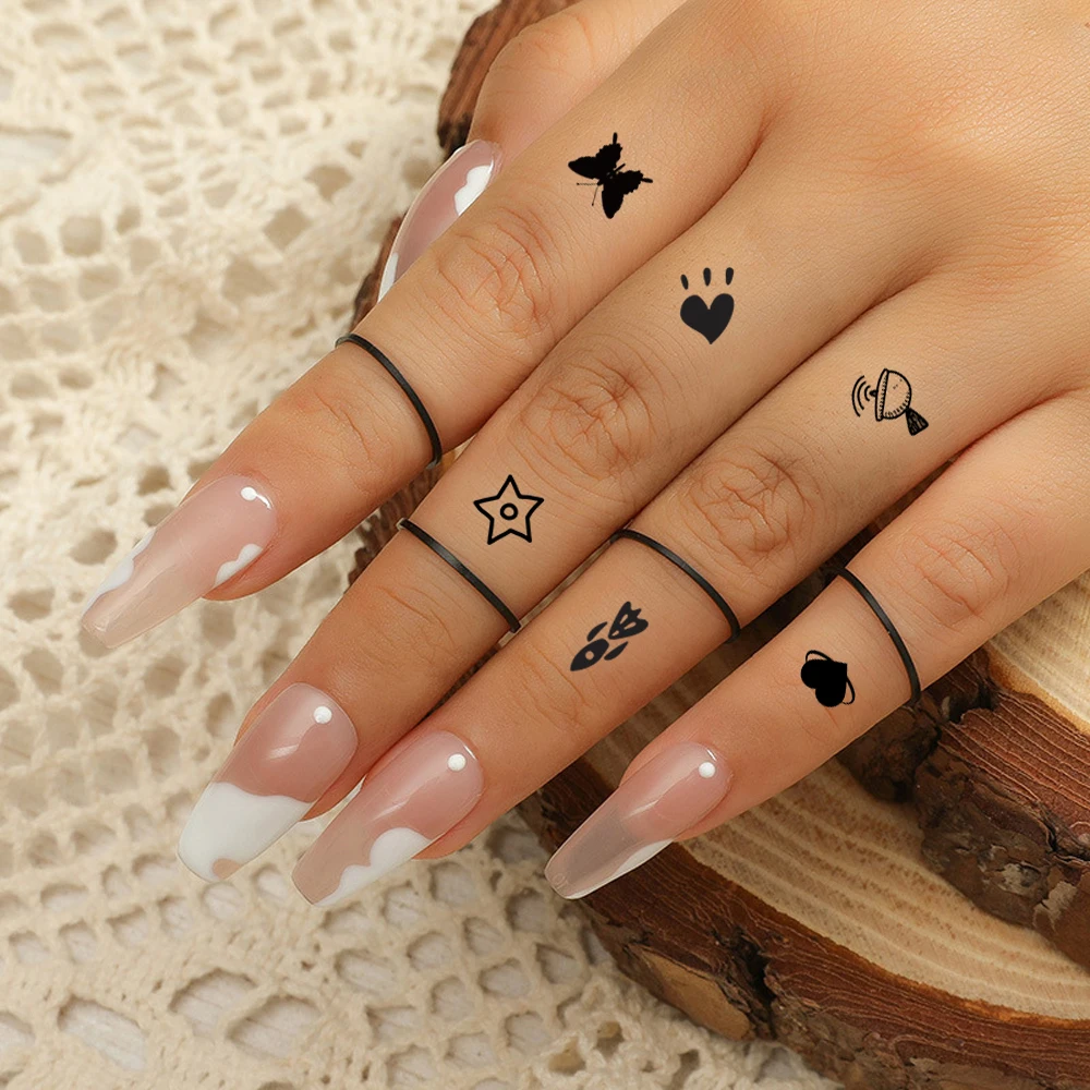 ideias de tatuagem delicada na mão para mulheres