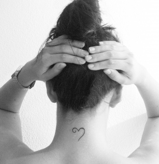 Tendências de Tatuagem na Nuca para 2025/2026