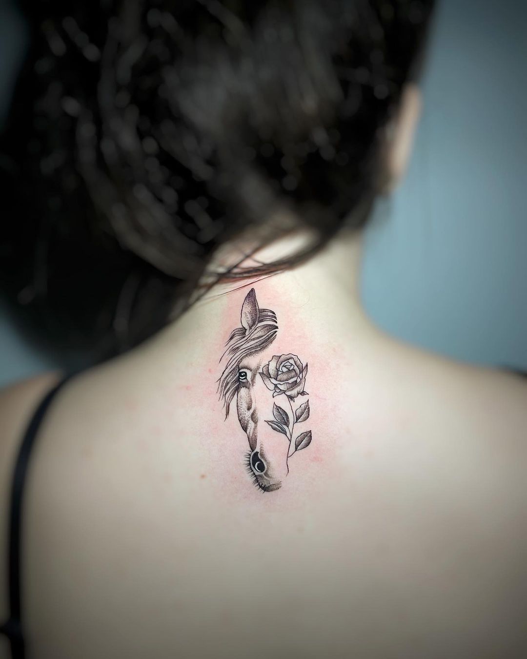Tatuagem Na Nuca Feminina