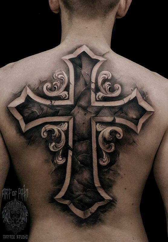 tatuagem nas costas masculina religiosa