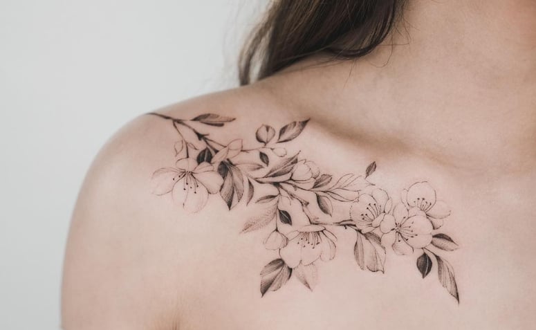 erros comuns ao fazer tatuagem no colo feminino