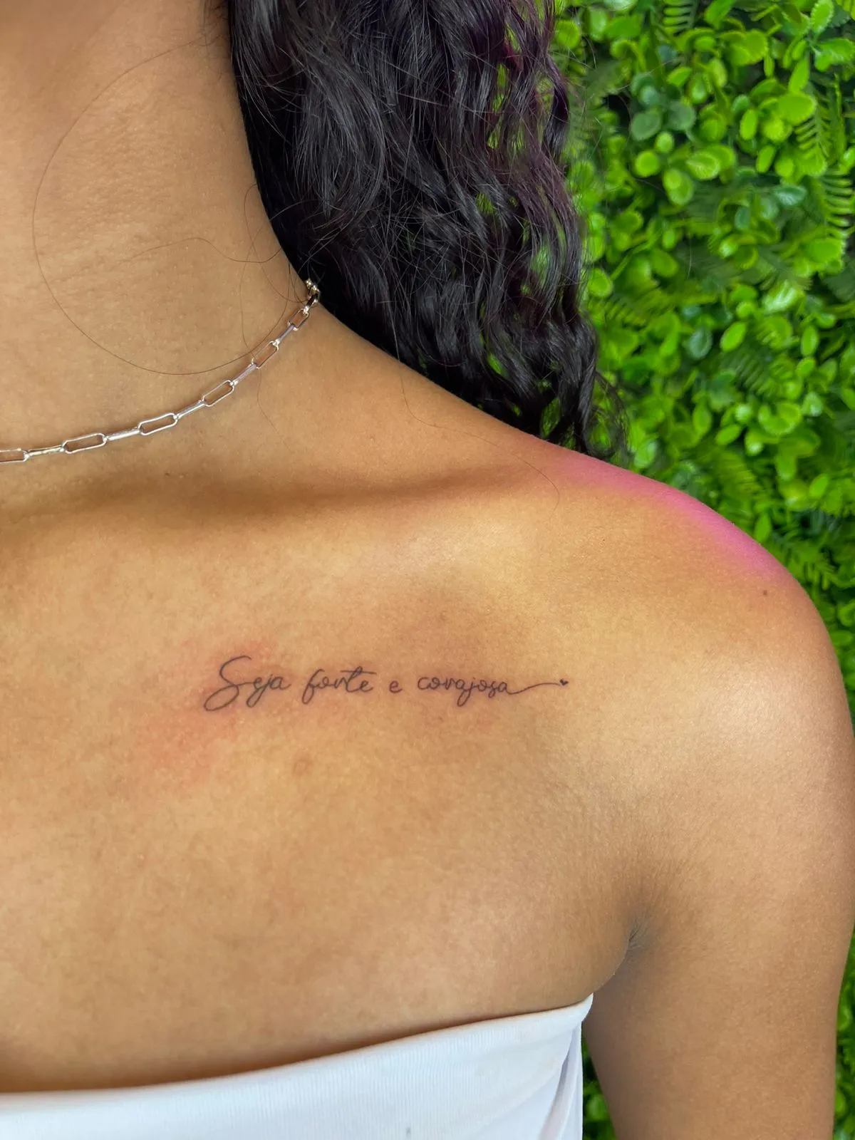 tatuagem colo feminina vs tatuagem pulso