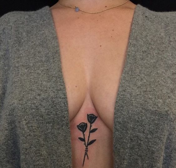 tatuagem delicada no peito