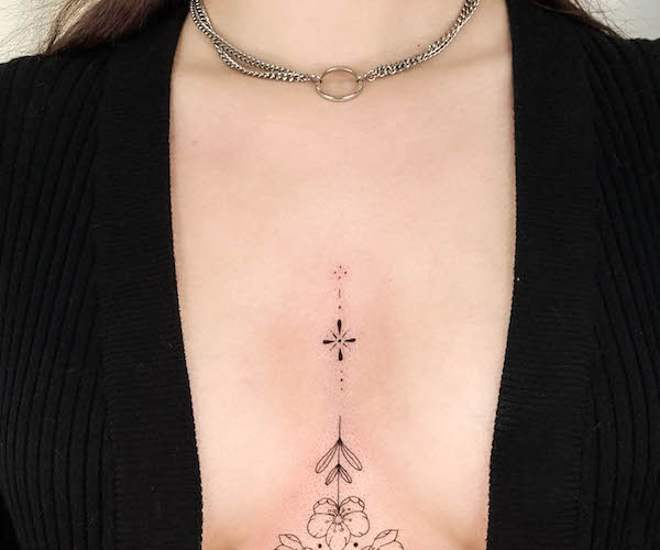 tatuagem ornamental peito