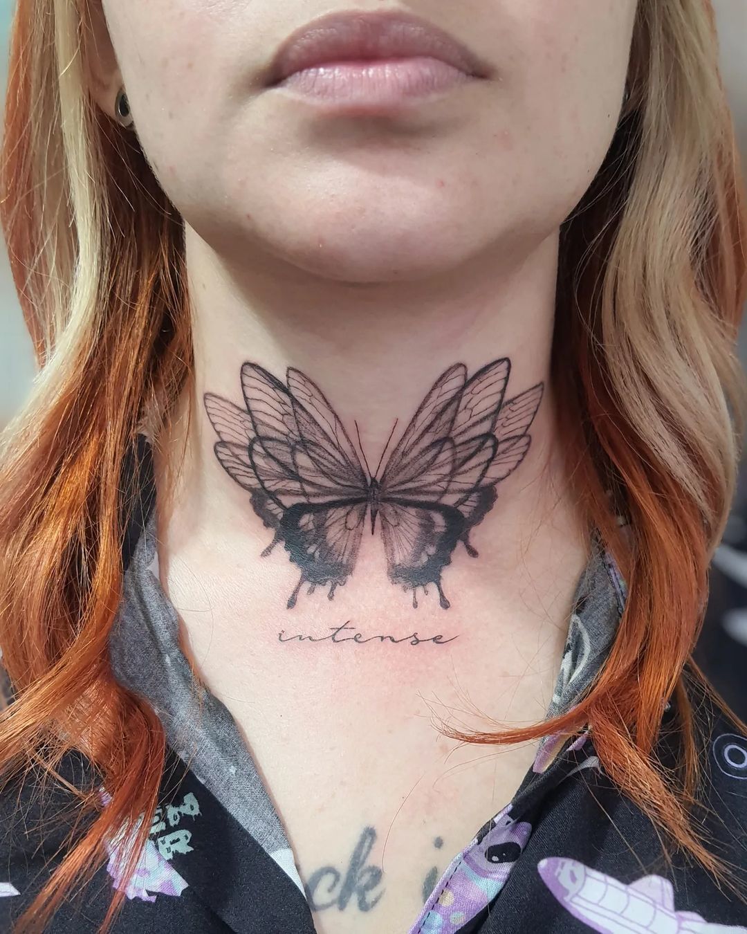 Tatuagem No Pescoco Feminina Escrita