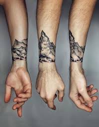 Além do Tumblr: Onde Encontrar as Melhores Inspirações para Tatuagens Masculinas no Pulso