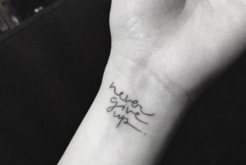 tatuagem de infinito no punho significado e ideias