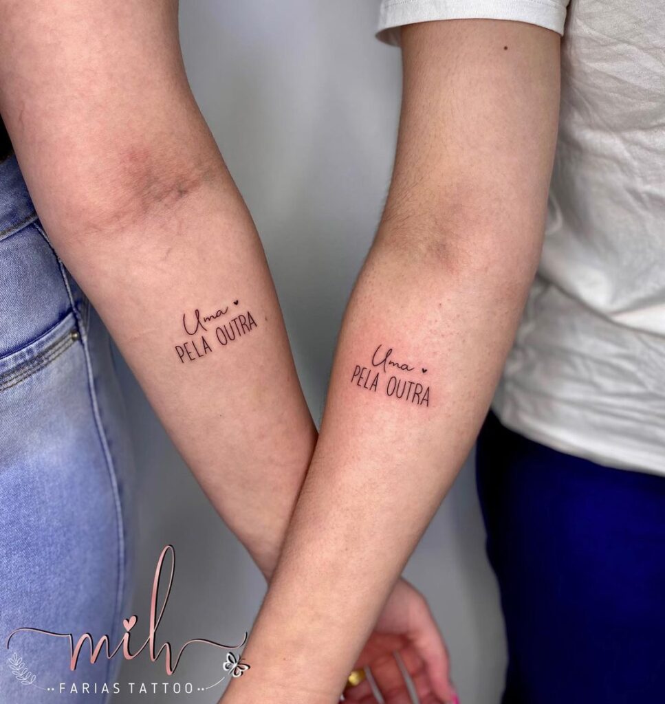 tatuagem de amizade com flores