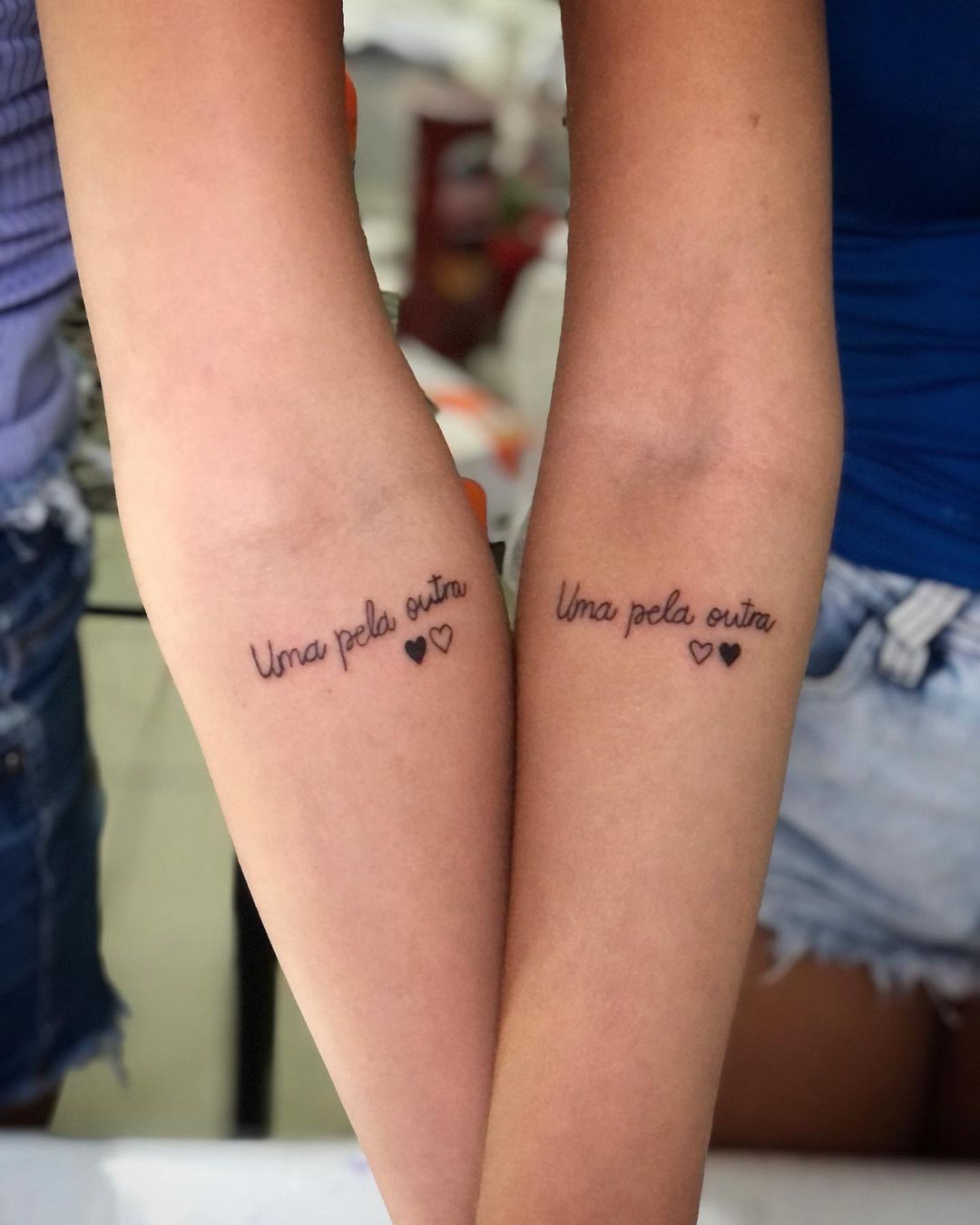 tatuagem de amizade para celebrar a vida
