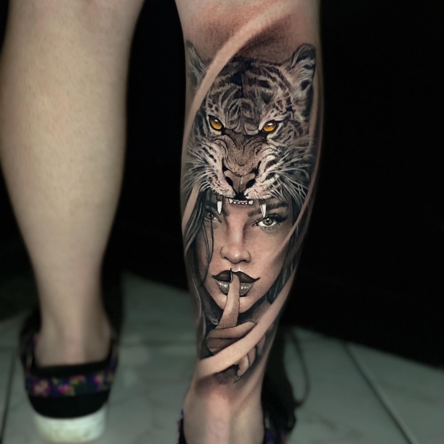 tatuagem feminina coluna