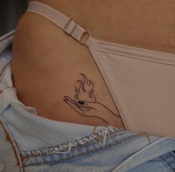 melhores ideias tatuagem bumbum feminina