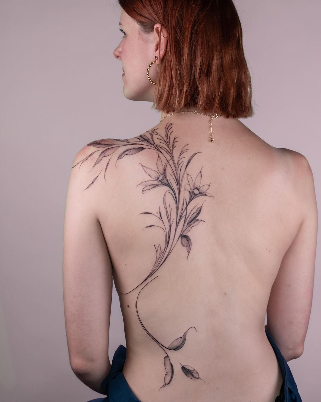 tatuagem feminina de fé