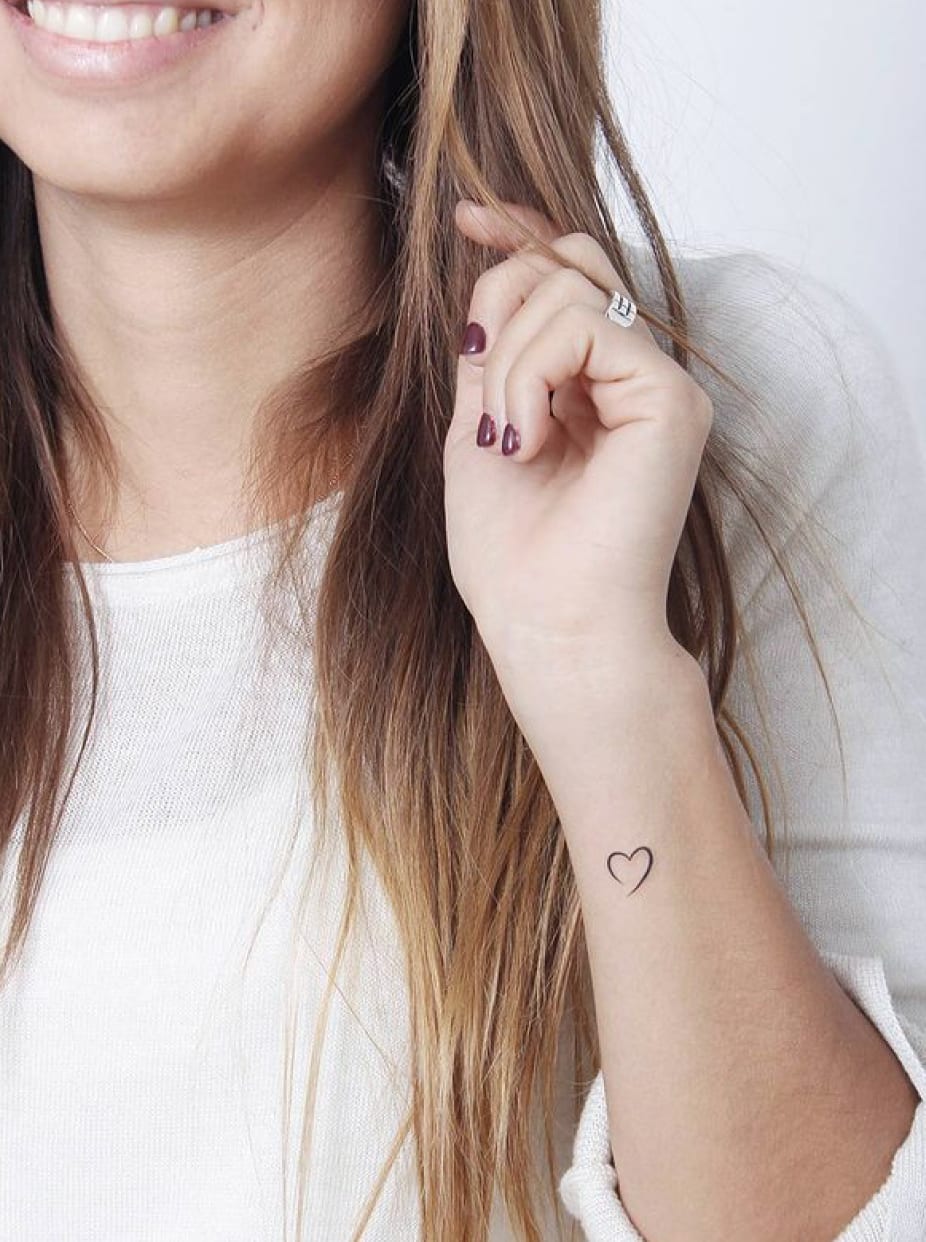 tatuagem pulso delicada