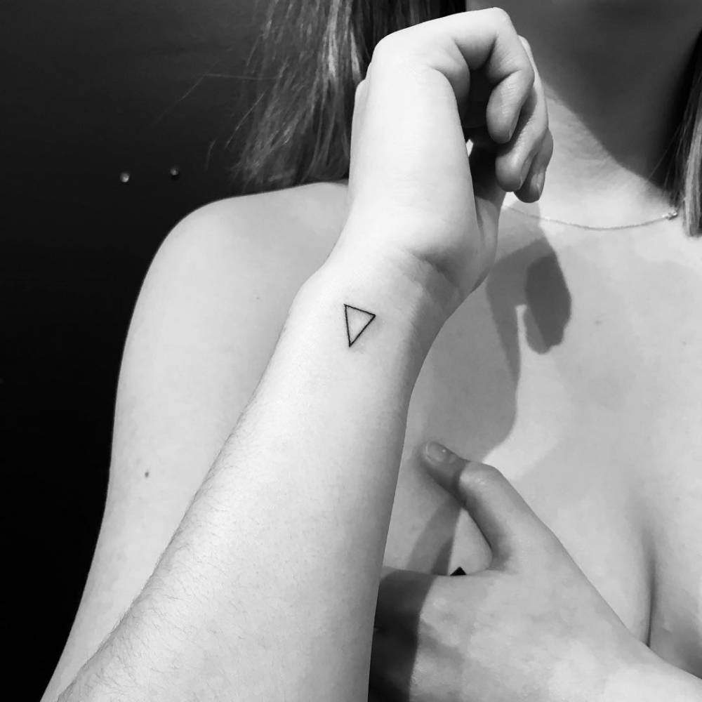 Tatuagem Triangulo Pulso