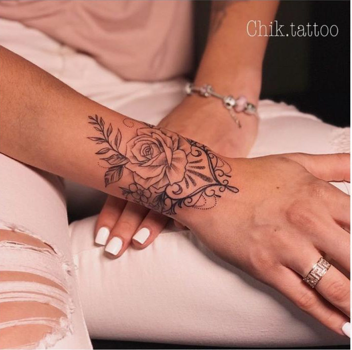 tatuagem delicada no antebraço