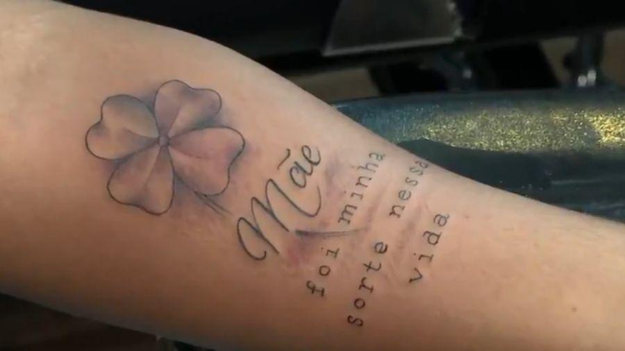 Guia Completo de Frases para Tatuagem de Mãe