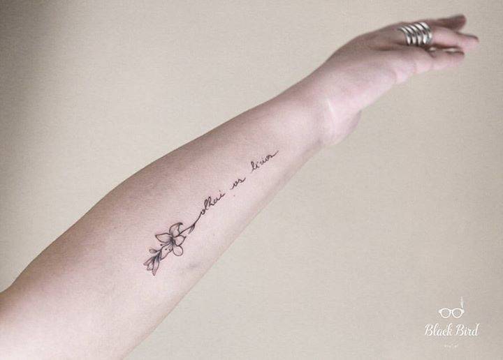 Guia Completo de Posicionamento: Onde Fazer Sua Tatuagem de Lírio