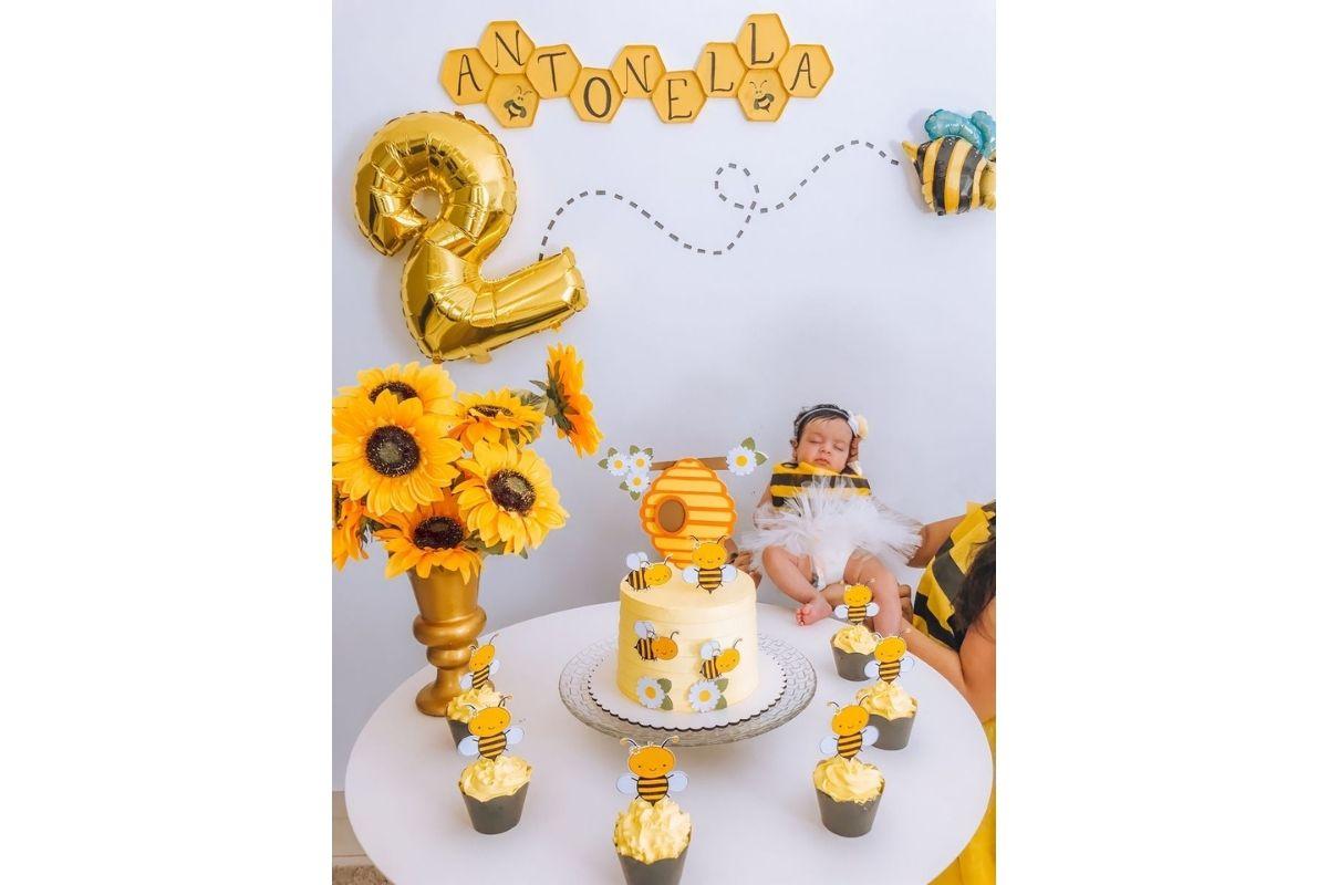 Temas de Mesversário Sazonais: Celebre Cada Mês com a Época do Ano