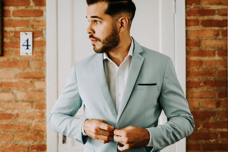 1. O Guia Definitivo para Identificar o Formato do Seu Rosto Masculino
2. Descubra as Cores que Mais Combinam com Você: Teste de Coloração Pessoal para Homens
3. LooksMax AI vs. Skin Genius: Qual o Melhor App para Análise de Beleza Masculina?
4. A Ciência por Trás da Beleza Masculina: Entendendo a Proporção Áurea
5. Quando o Homem Atinge o 