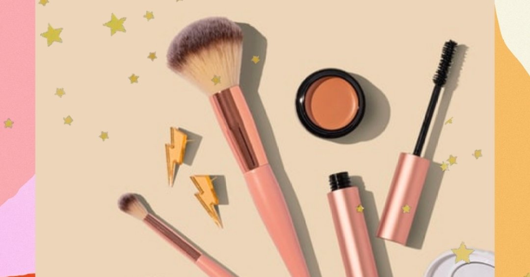 5 ideias de títulos:
1. Guia Completo: Descubra a Função de Cada Pincel de Maquiagem
2. Pincéis Essenciais para um Kit de Maquiagem Profissional
3. Maquiagem com Pincel: Dicas para Iniciantes e Avançados
4. Como Escolher o Pincel Certo para Cada Tipo de Produto
5. A Evolução dos Pincéis de Maquiagem: Do Básico ao Profissional