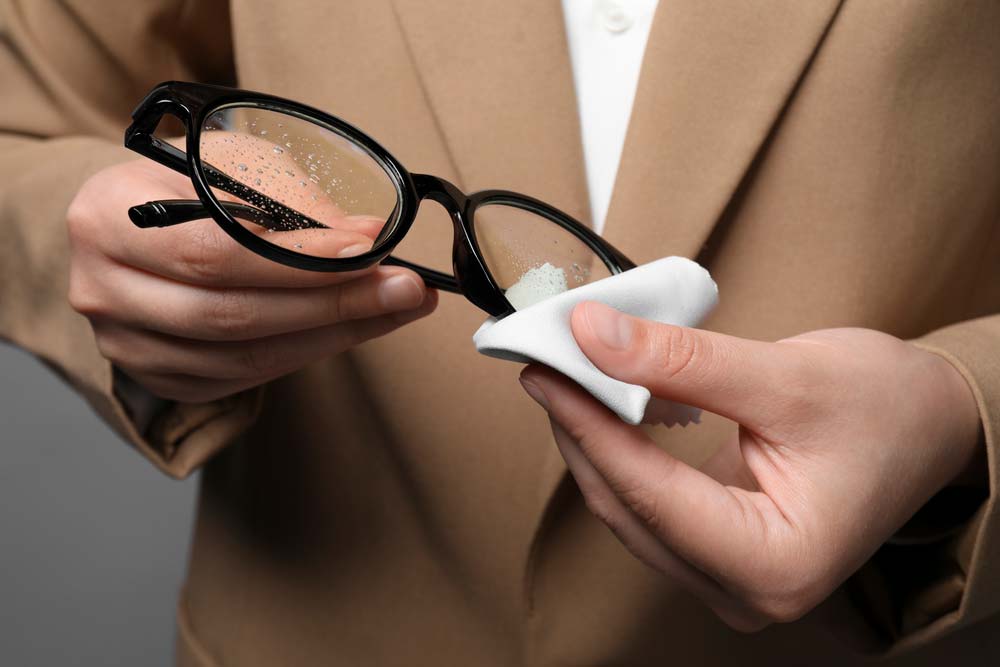tirar riscos de lentes de óculos