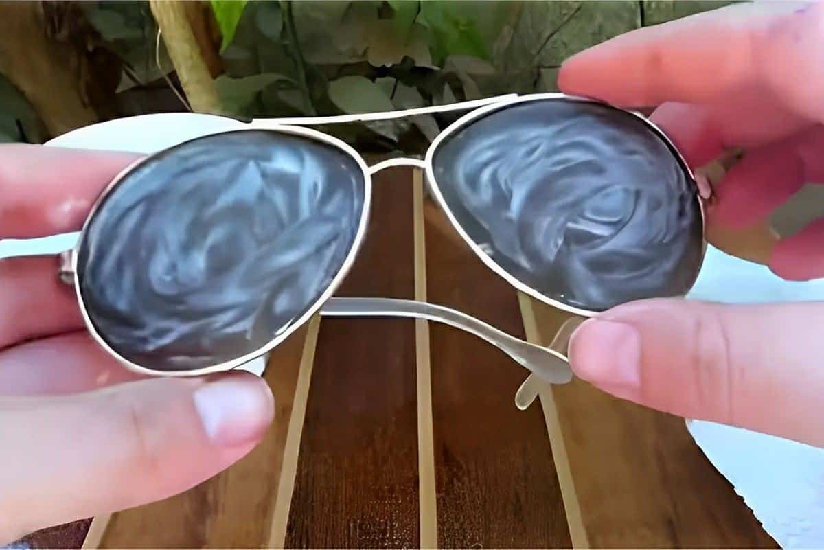 limpeza de óculos de sol
