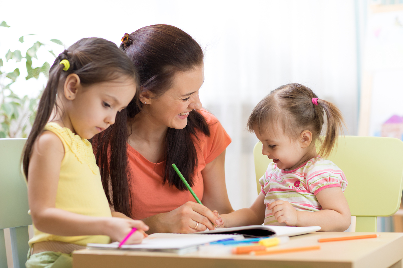 Trabalhar Fora Sendo Mãe: Como Lidar com a Jornada Dupla e a Culpa