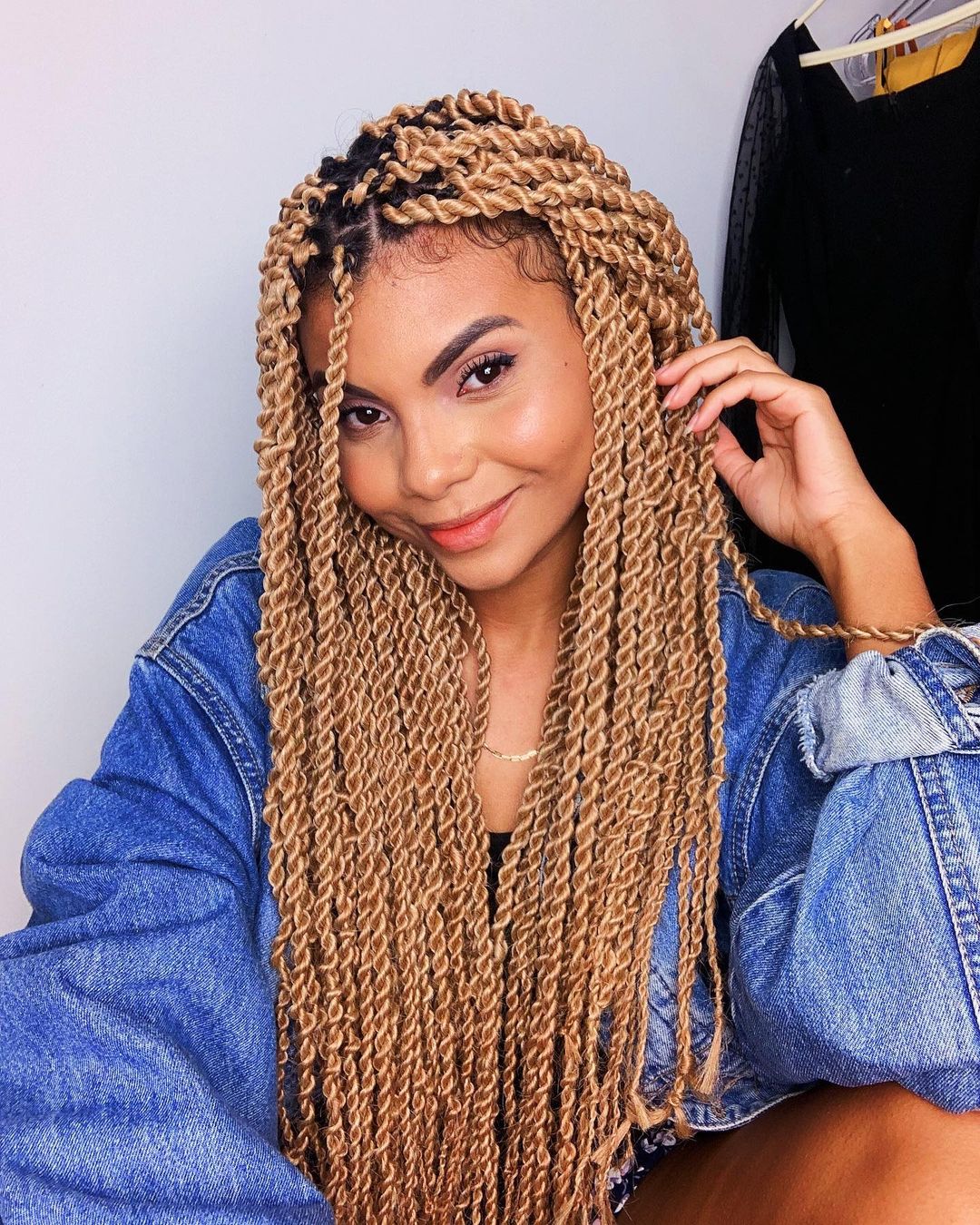 Tranças Protetoras: Benefícios e Estilos para Cabelos Cacheados