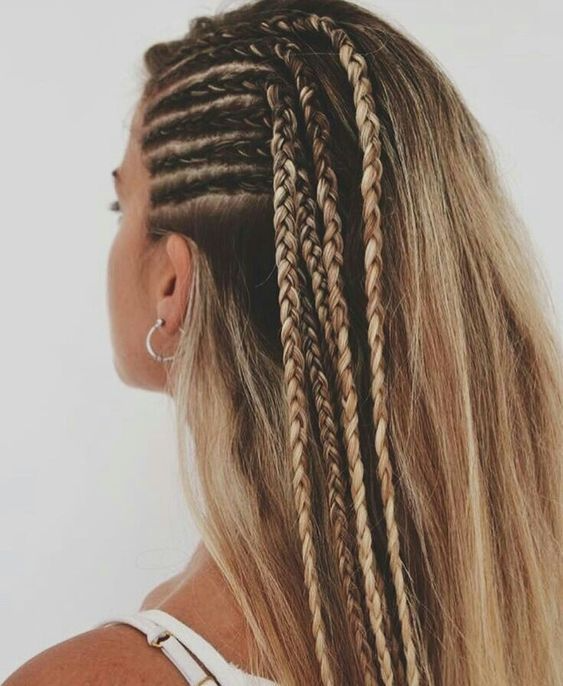 5 ideias de títulos:
1. Guia Completo: Tipos de Tranças Afro e Seus Significados
2. Aprenda a Fazer Tranças Nagô: Passo a Passo para Iniciantes
3. Box Braids: Tudo o Que Você Precisa Saber Antes de Fazer
4. Manutenção de Tranças: Dicas Essenciais para Durabilidade e Saúde Capilar
5. Tranças Boxeadoras: O Penteado Perfeito para Atividades Físicas