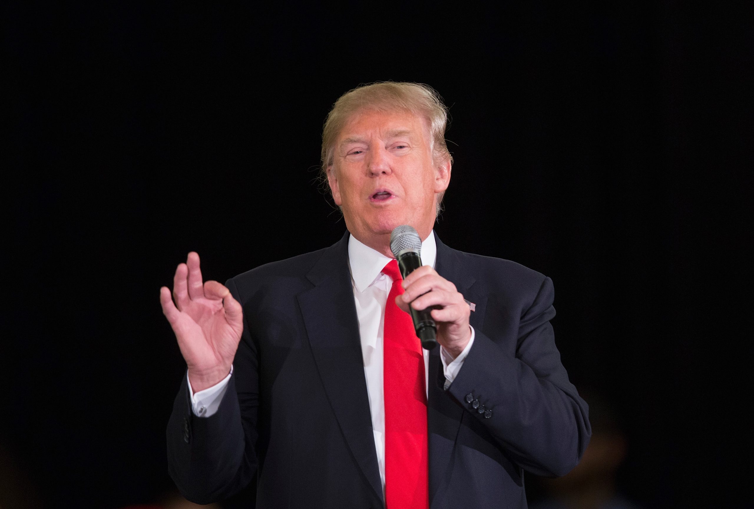 pesquisa de aprovação de Trump com mulheres em 2026