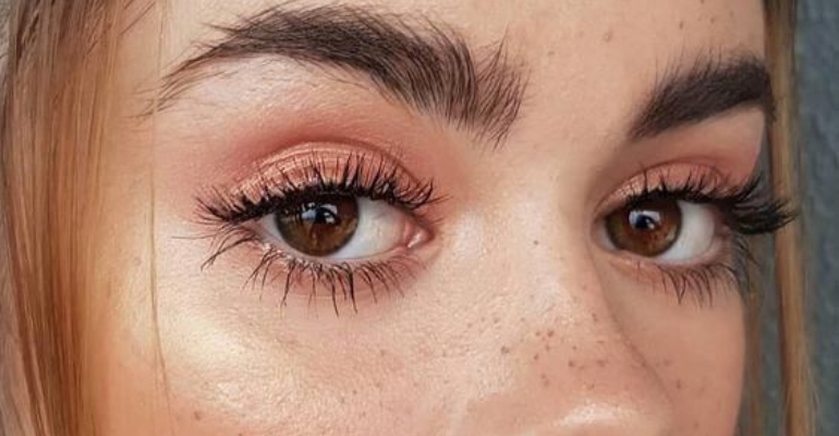 Truque Para Aumentar Os Olhos