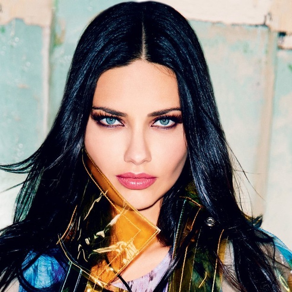 Truque Para Aumentar Os Olhos