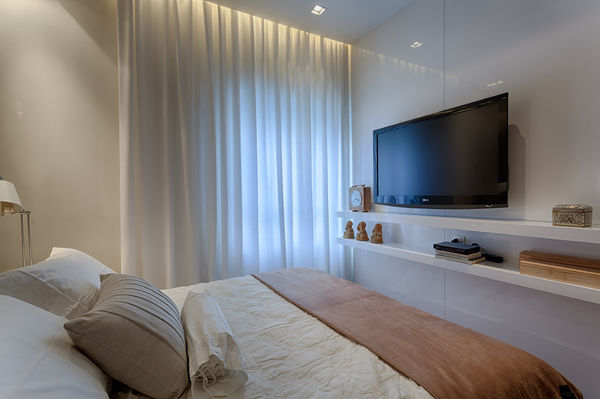 Painel para TV no quarto