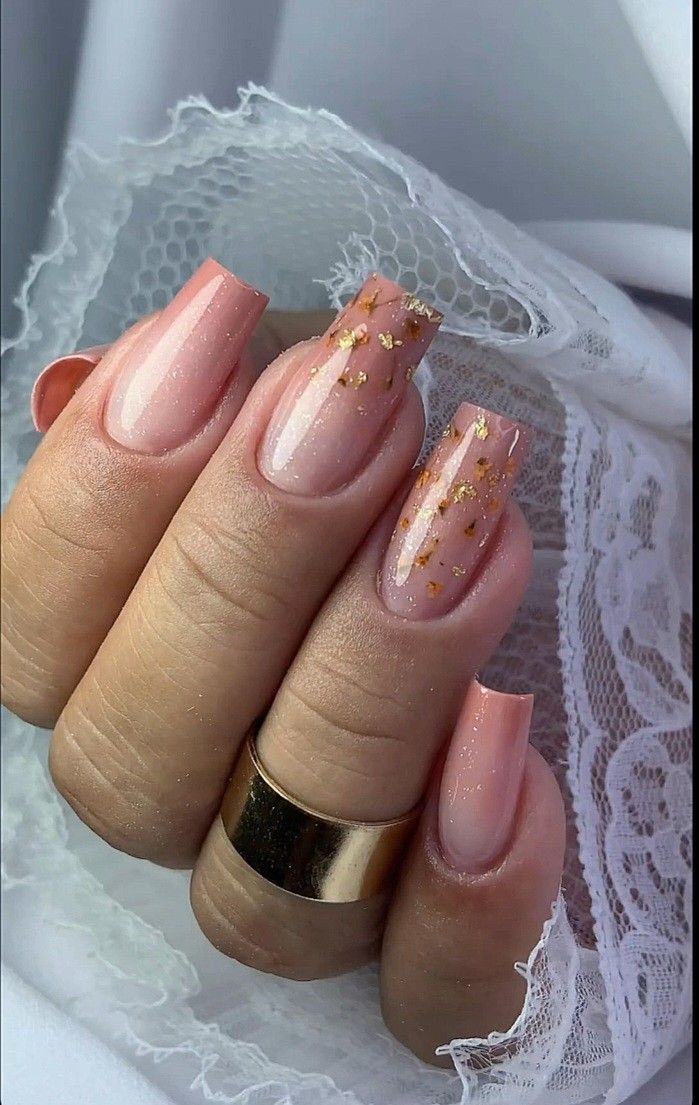 unha almond decorada vermelha