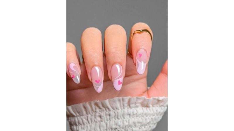 unha chique com esmalte cremoso França