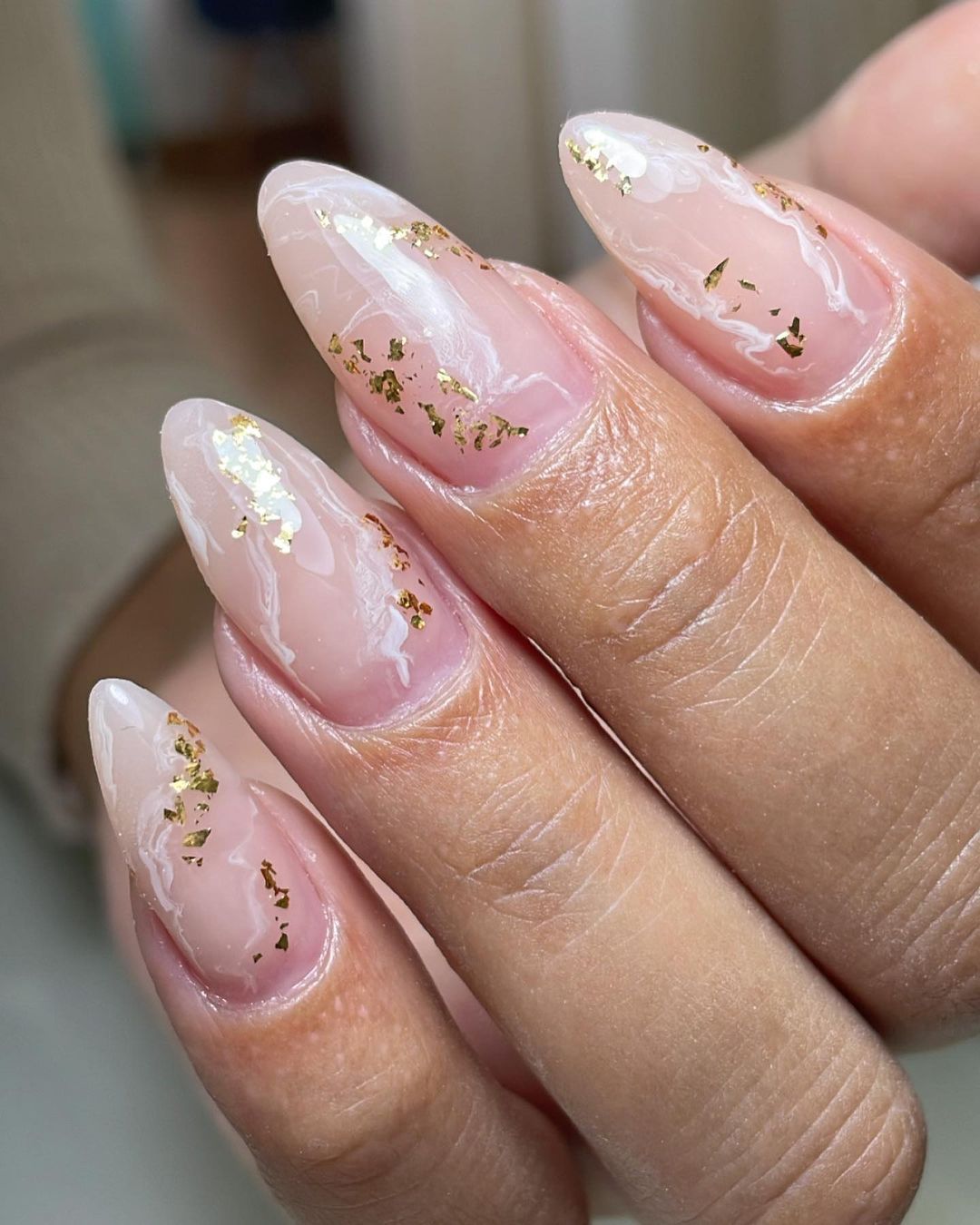 inspiração unhas claras delicadas para casamento