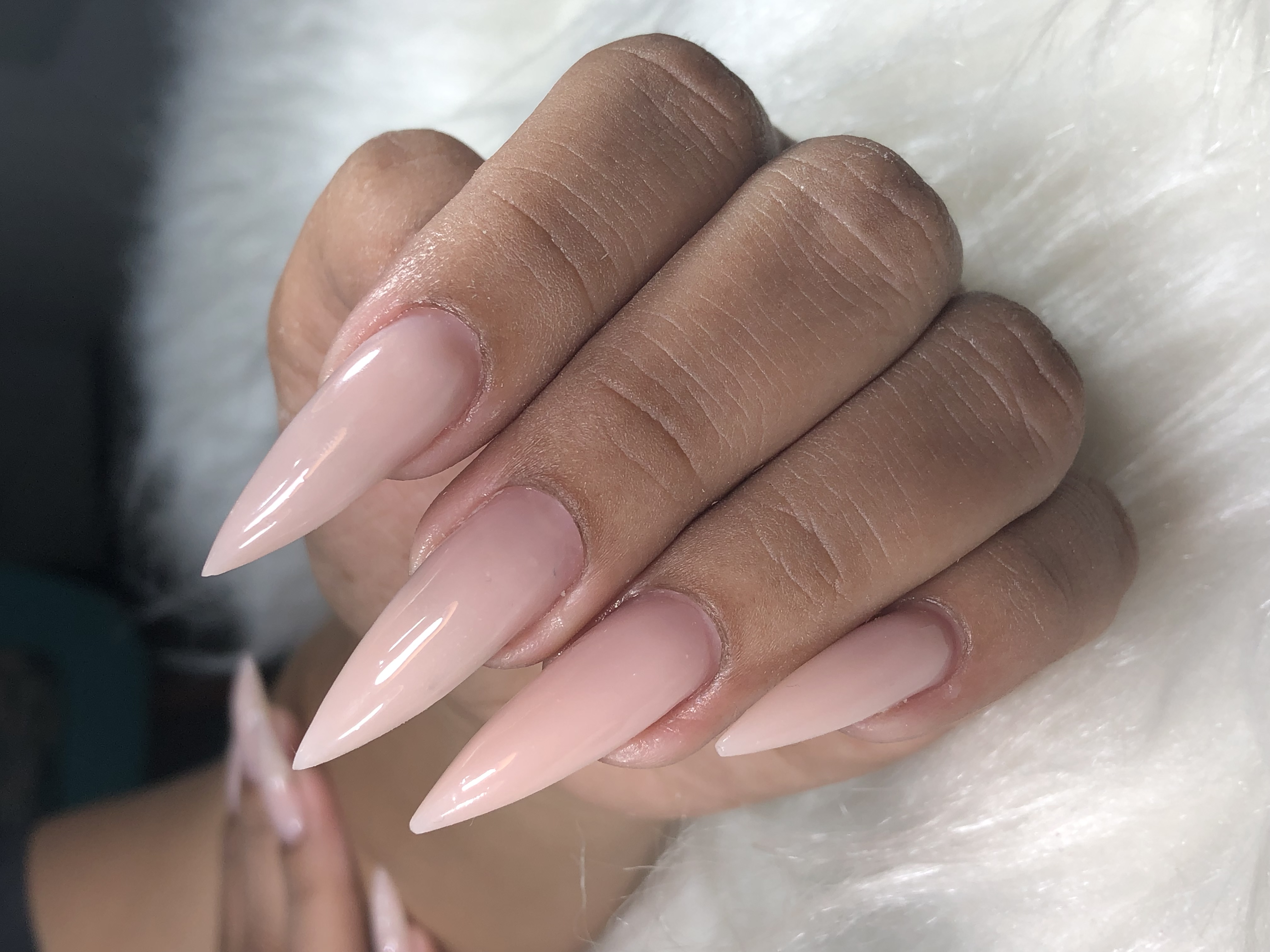 unha de gel bailarina ou stiletto