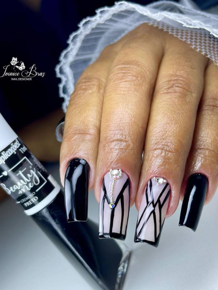 erros ao fazer unha de gel preta delicada