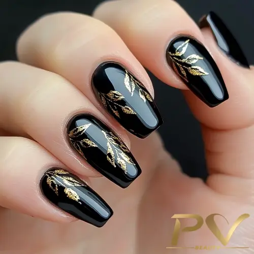 Unhas de gel pretas com pedrarias