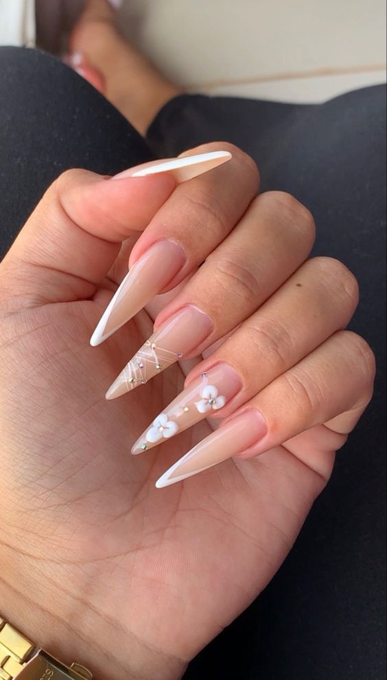 erros comuns ao fazer unha de gel stiletto em casa