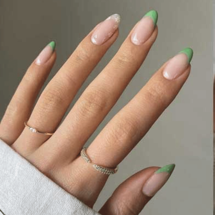 unhas decoradas pedrarias discretas
