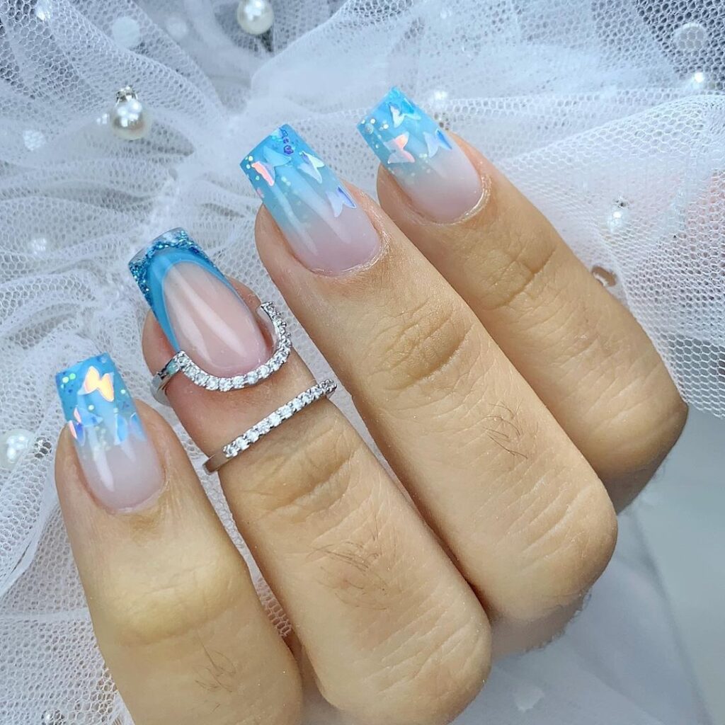 unha decorada azul degradê